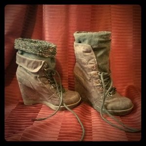 Sia Sarah Wedge Boot Size 7.5 with 4" heel